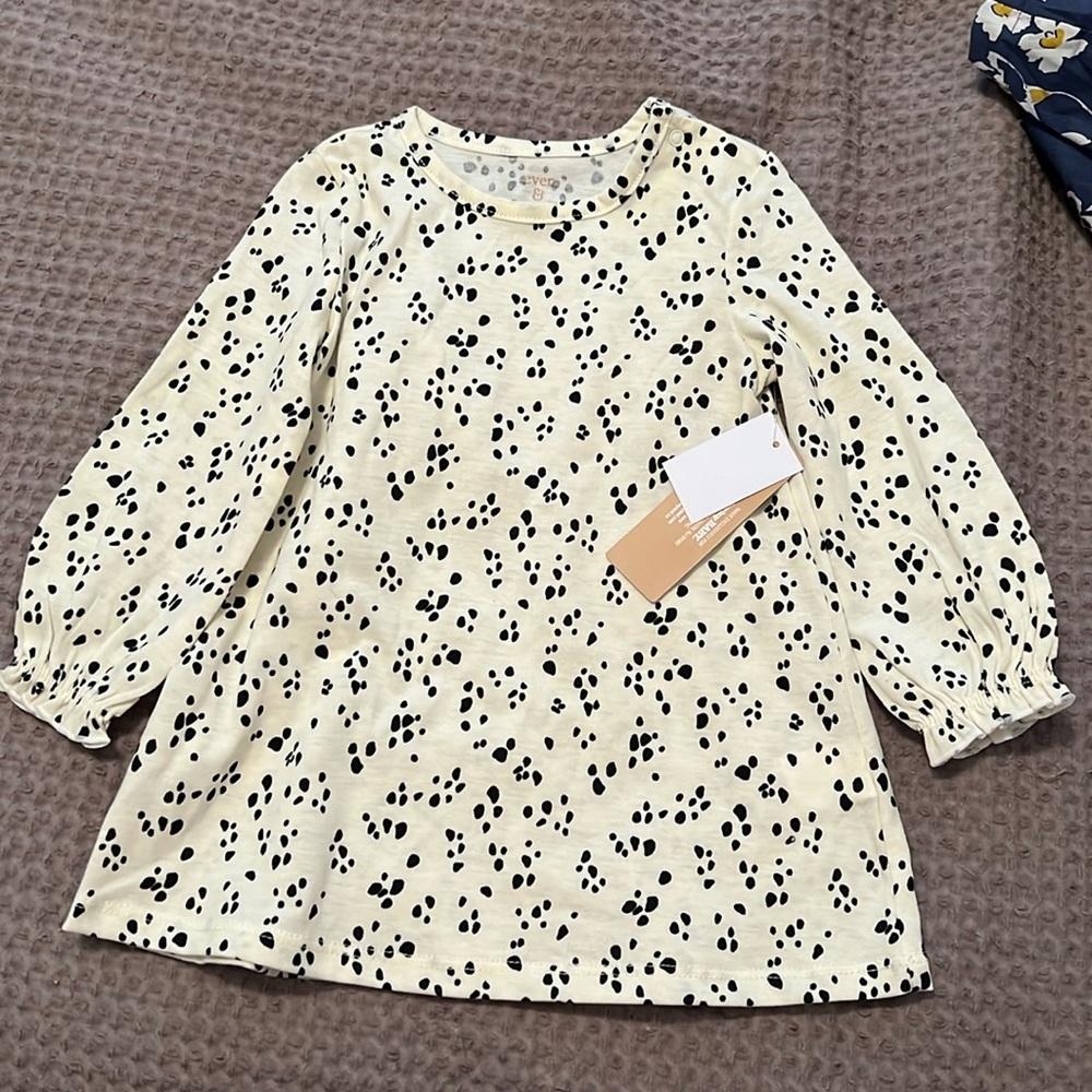 Ever and ever cream and black tunic top. Size 18 months.